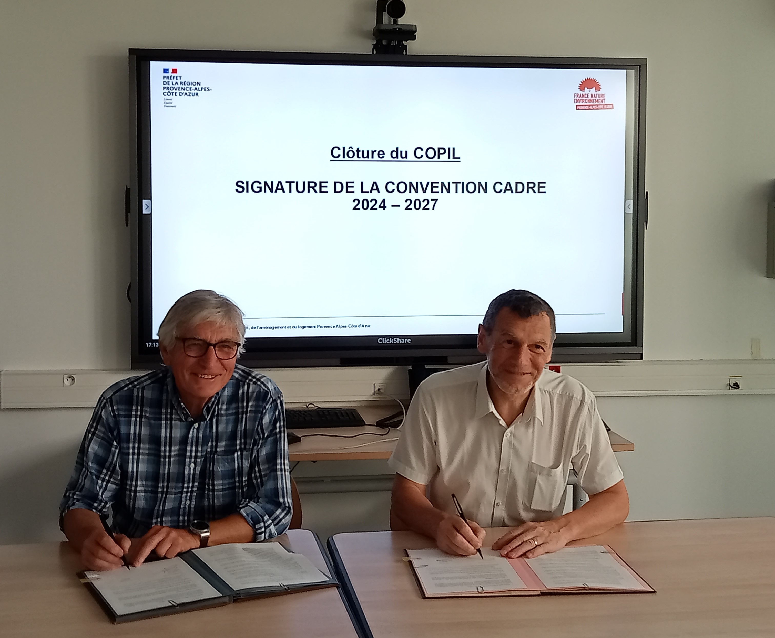 Gilles Marcel, président de FNE Provence-Alpes-Côte d’Azur et Sébastien Forest, directeur régional de l’environnement, de l’aménagement et du logement