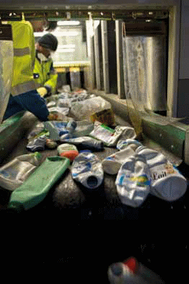 Centre de tri et de valorisation des déchets (© Laurent Mignaux/METL-MEDDE)